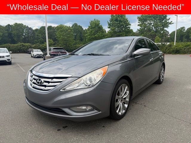 Used 2013 Hyundai Sonata SE FWD image 1