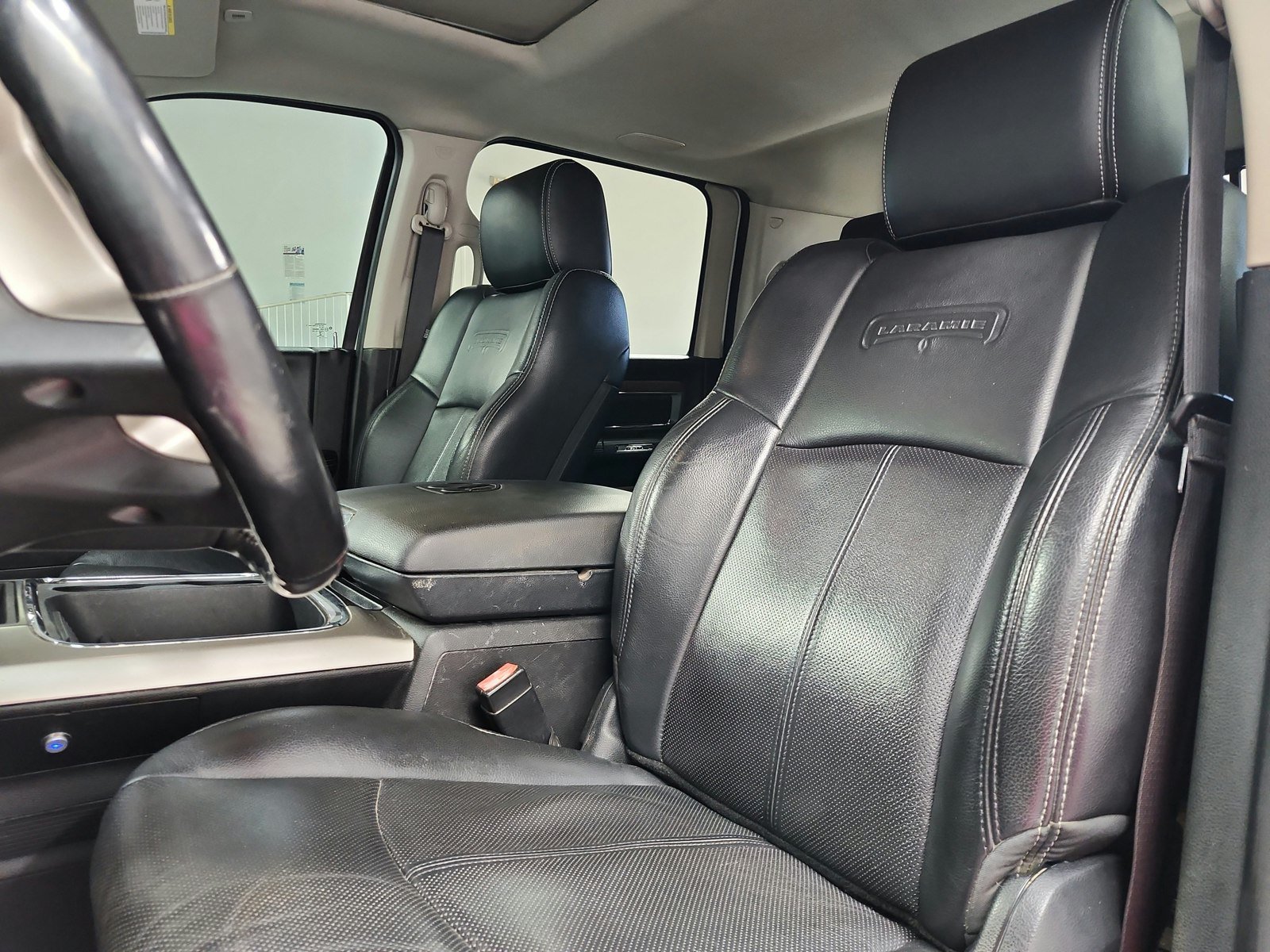 Used 2018 RAM 2500 Laramie w/ Convenience Group AWD/4WD image 10