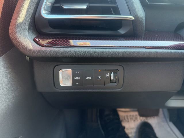 Used 2026 Chevrolet Traverse Z71 w/ LPO, Floor Liner Package image 12