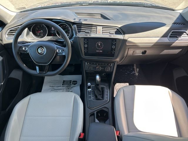 Used 2020 Volkswagen Tiguan SE w/ Panoramic Sunroof Package FWD image 23