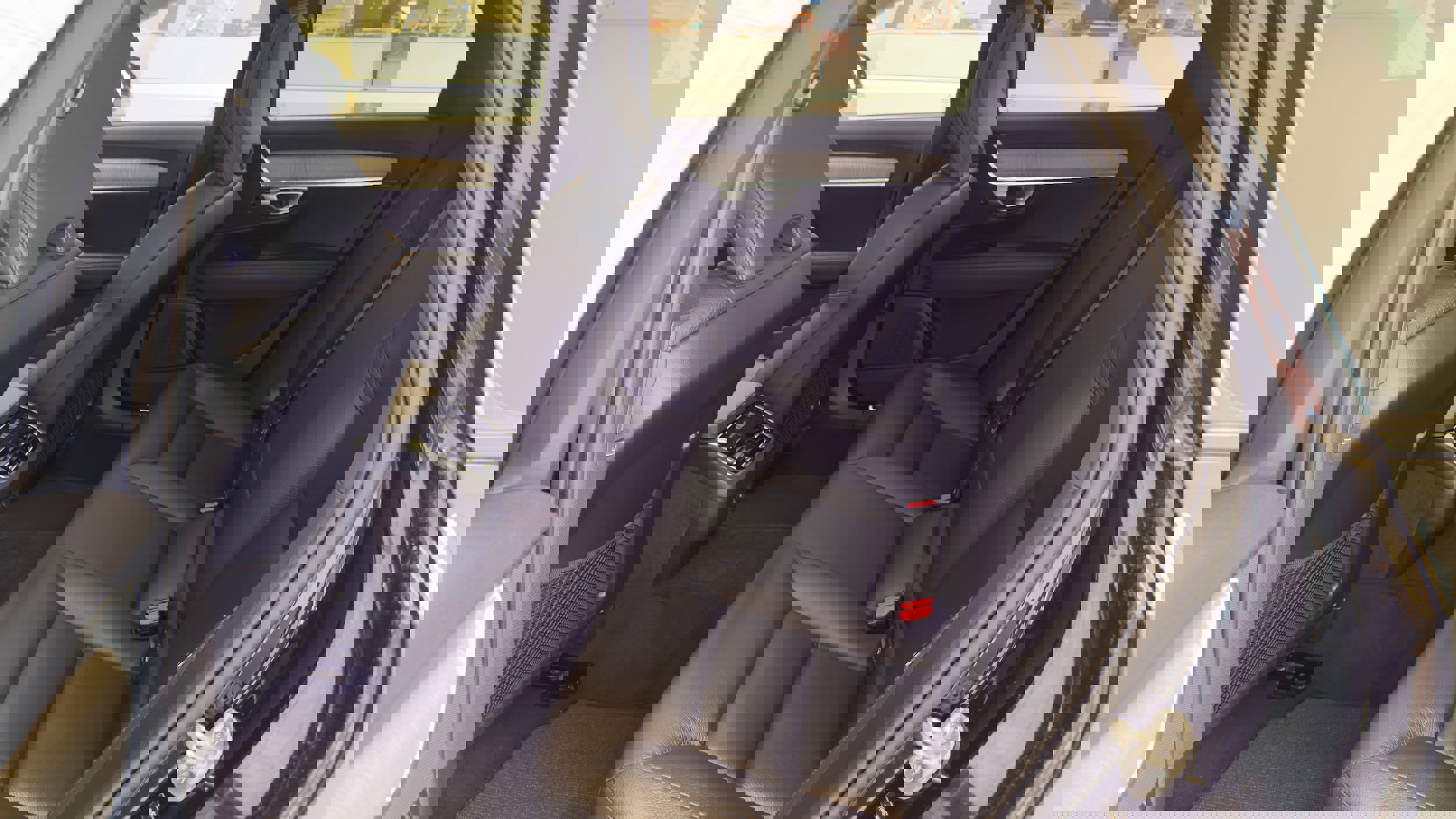 Used 2024 Volvo V90 B6 Cross Country Plus image 20