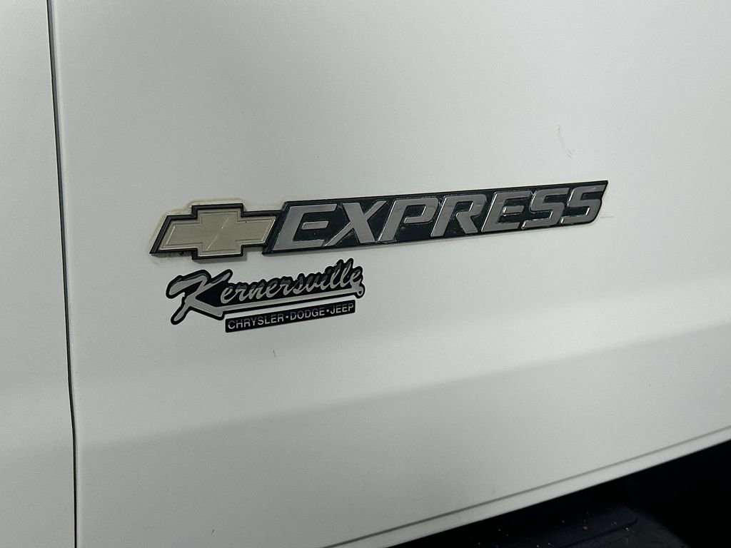 Used 2019 Chevrolet Express 2500 image 26