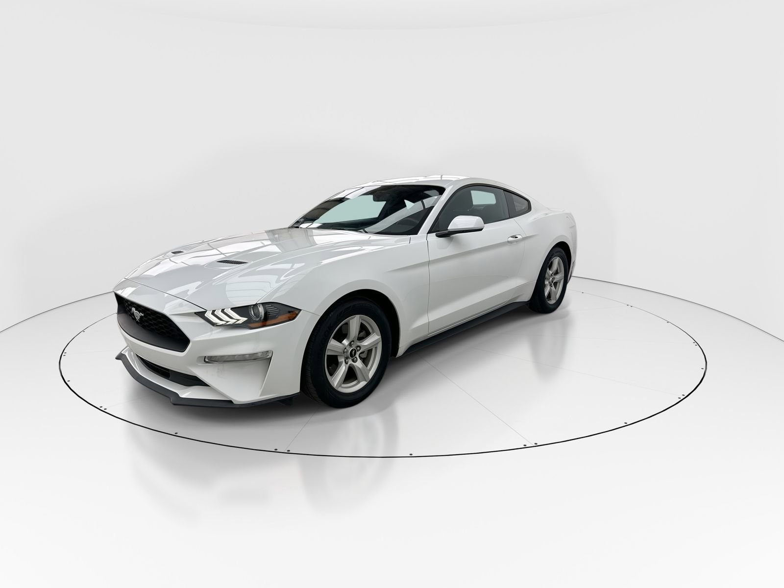 Used 2018 Ford Mustang EcoBoost image 4