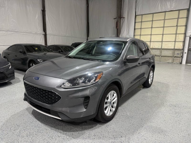 Used 2022 Ford Escape SE FWD image 1