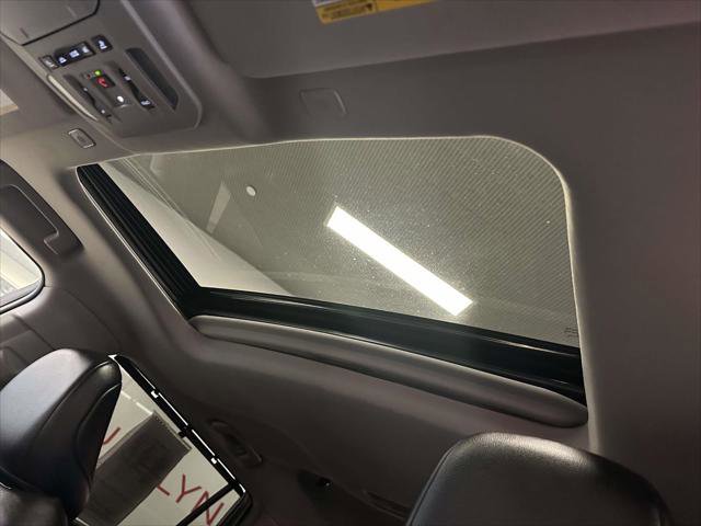 Used 2024 Toyota Highlander XLE image 19