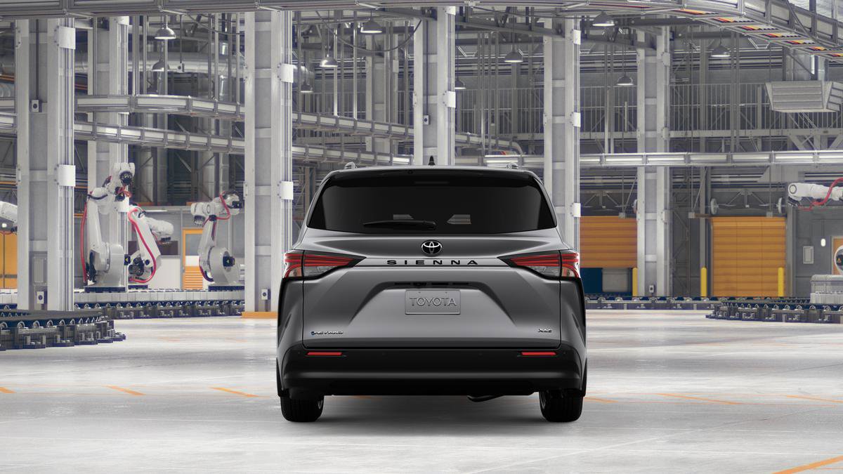 New 2026 Toyota Sienna XLE image 8