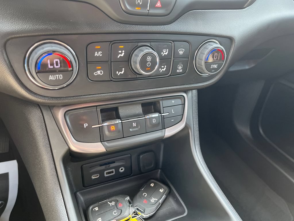 Used 2023 GMC Terrain AT4 AWD/4WD image 19