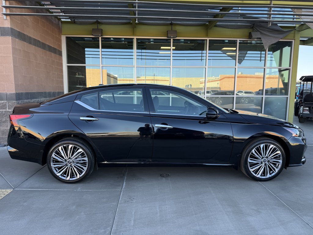 Used 2024 Nissan Altima 2.5 SL AWD/4WD image 9