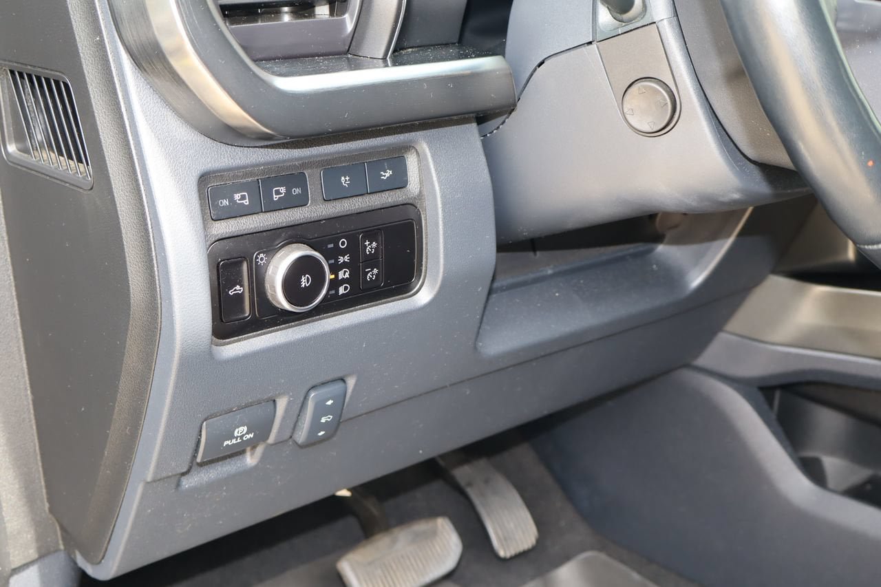 Used 2023 Ford F250 Lariat w/ Tremor Off-Road Package AWD/4WD image 23