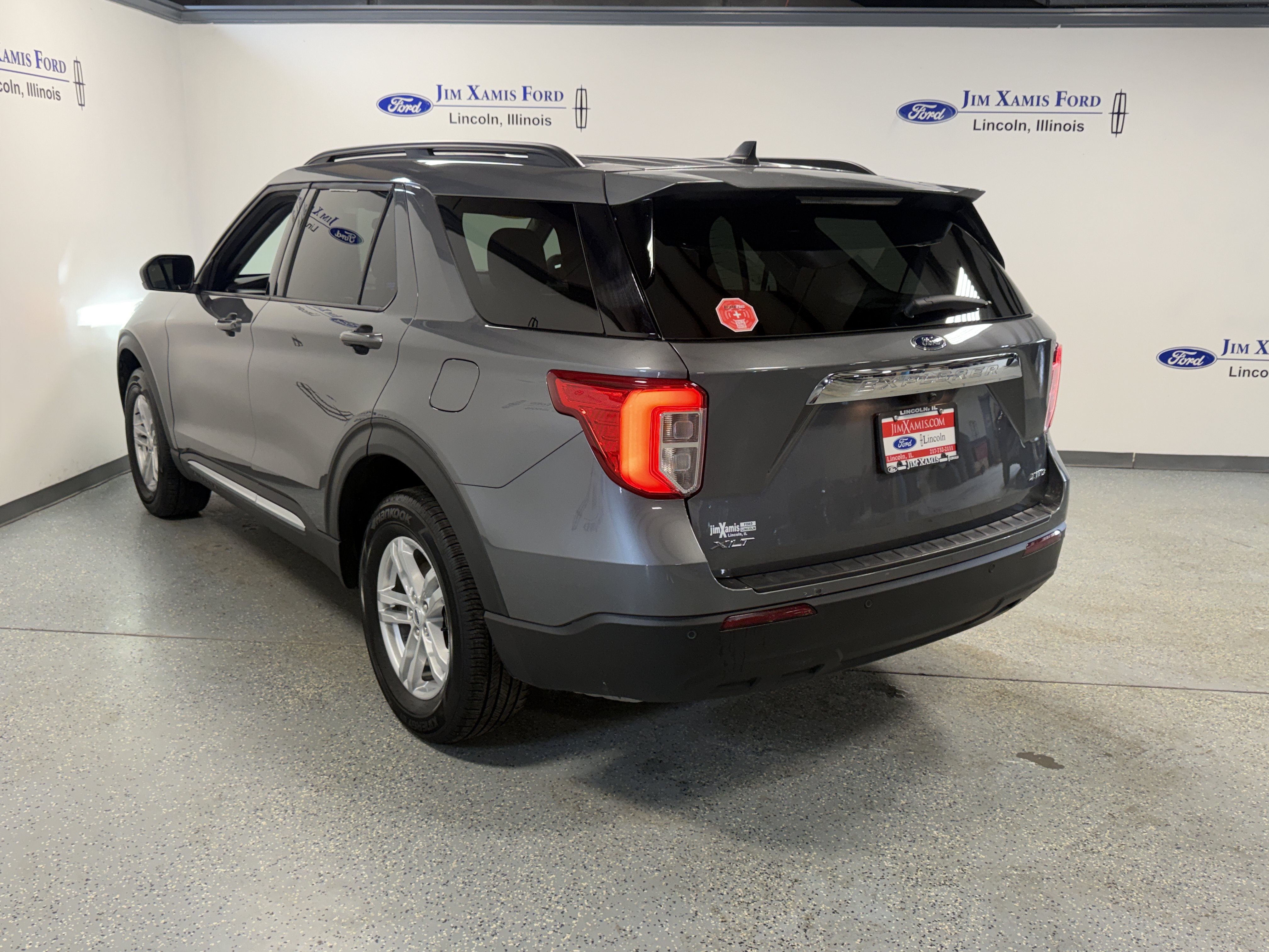 Used 2024 Ford Explorer XLT AWD/4WD image 31