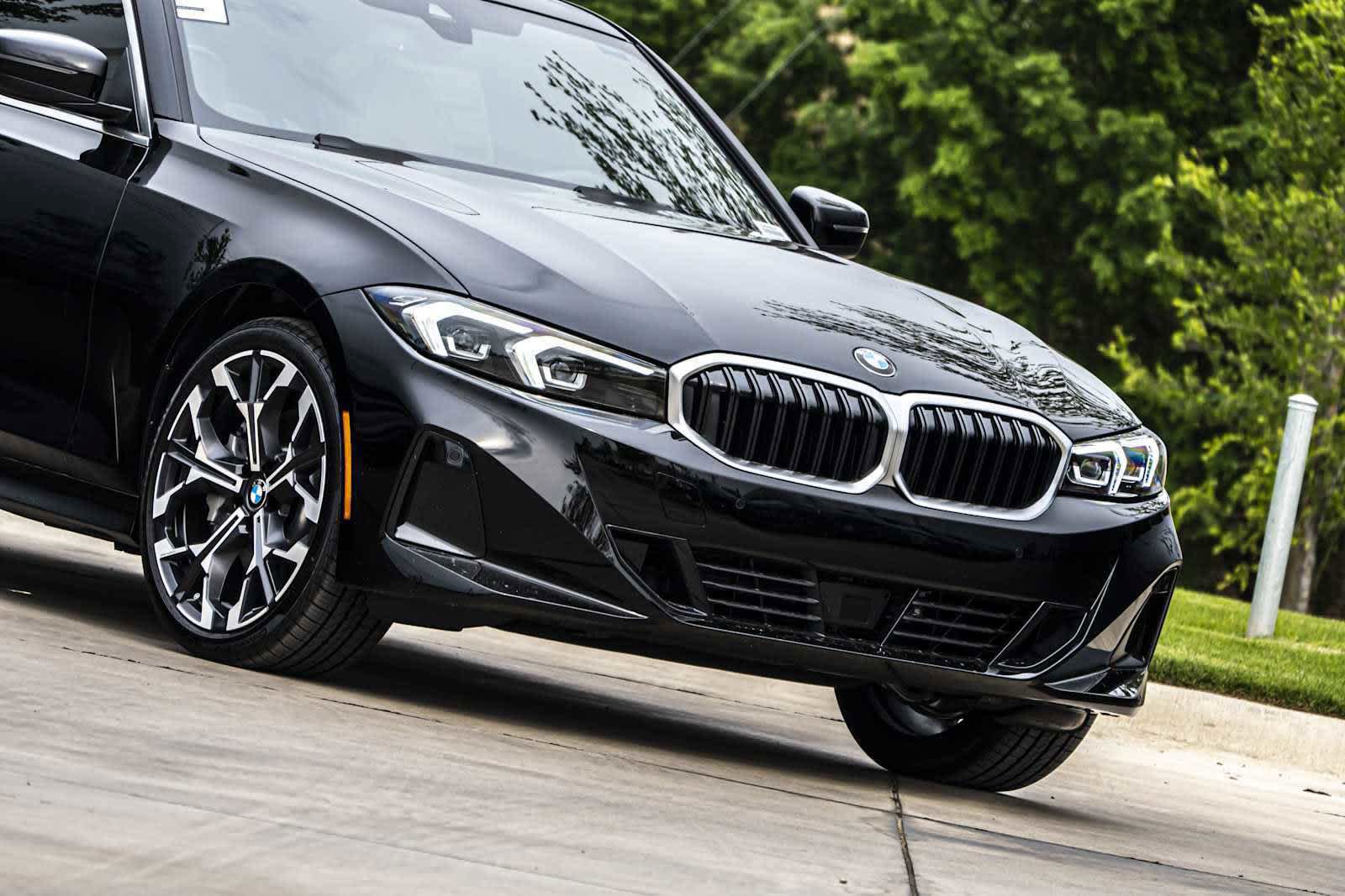 Used 2025 BMW 330i Sedan w/ Convenience Package RWD image 3