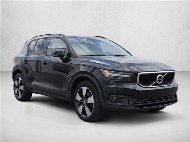 Used 2021 Volvo XC40 T5 Momentum w/ Protection Package Premier AWD/4WD image 3