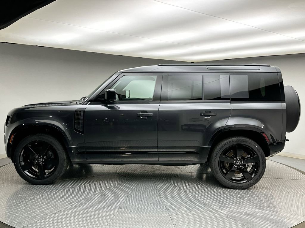 New 2025 Land Rover Defender 110 X-Dynamic SE image 2