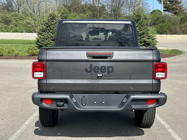 Used 2025 Jeep Gladiator Sport AWD/4WD image 4