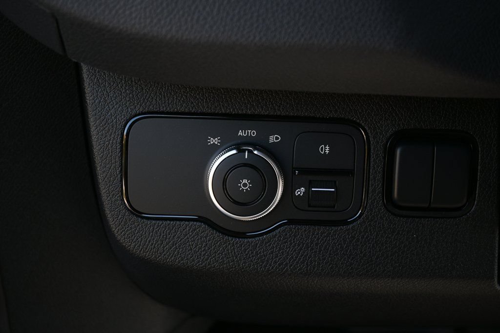 Used 2026 Mercedes-Benz Sprinter 4500 image 9