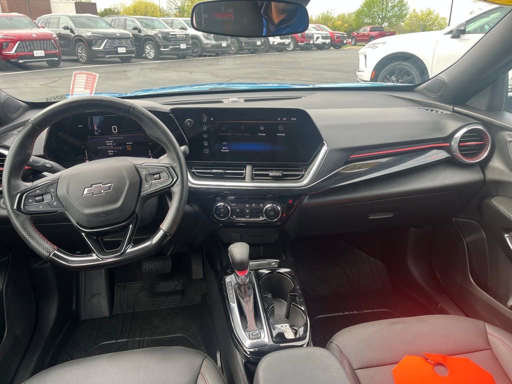 Certified 2025 Chevrolet Trax RS w/ Driver Confidence Package FWD image 14