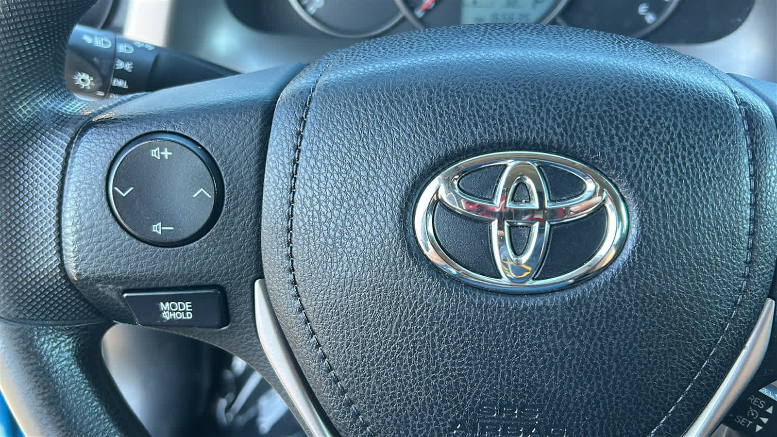 Used 2016 Toyota RAV4 LE AWD/4WD image 19