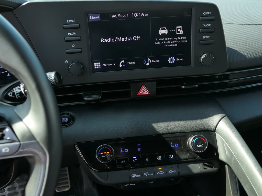 Used 2025 Hyundai Elantra Sport FWD image 17