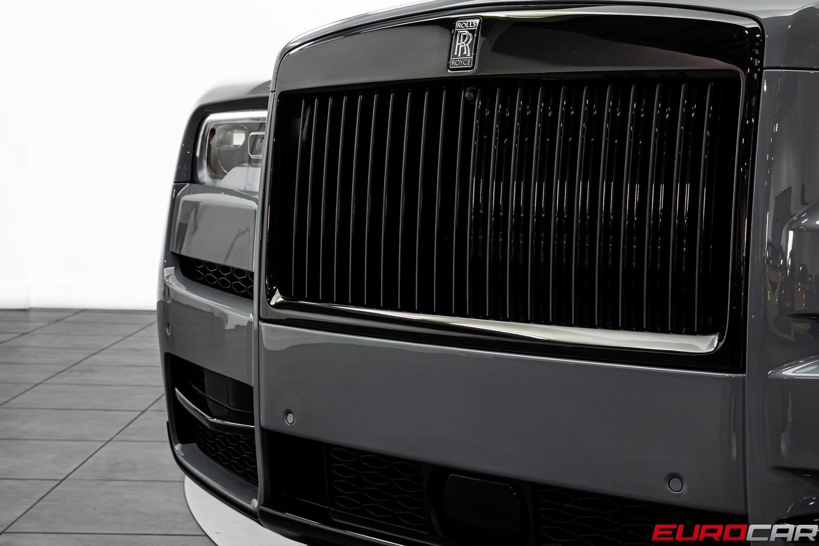 Used 2022 Rolls-Royce Cullinan Black Badge w/ Dark Exterior Package image 13