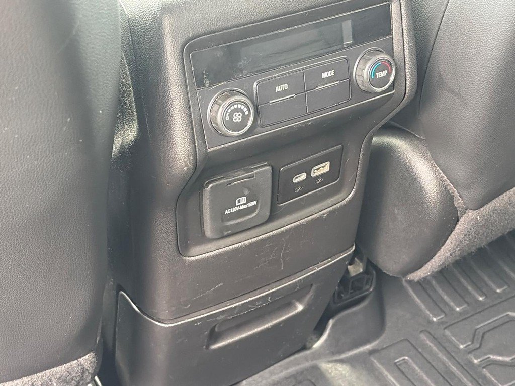 Used 2023 GMC Acadia SLT AWD/4WD image 11