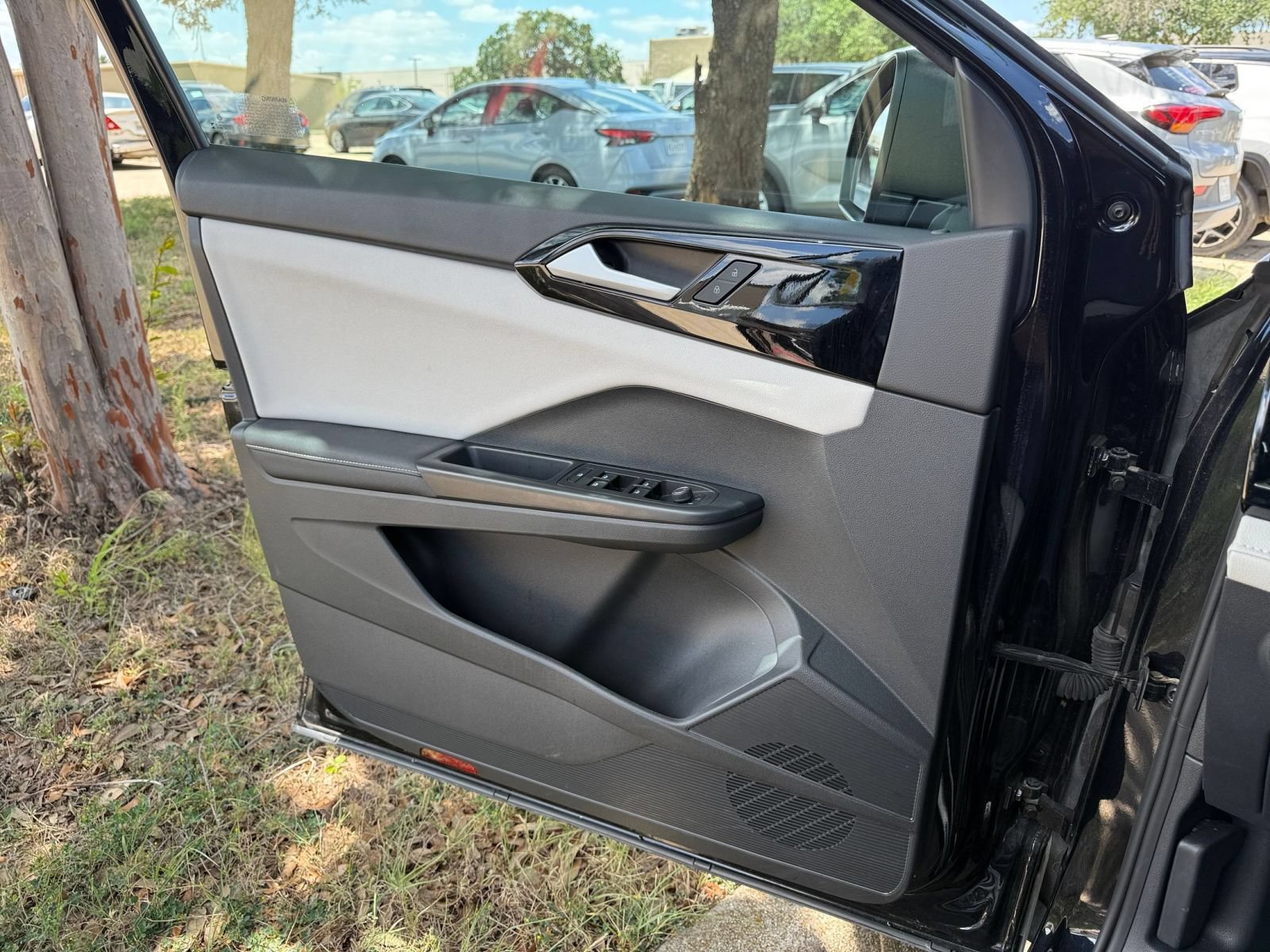 Used 2025 Volkswagen Taos S FWD image 18