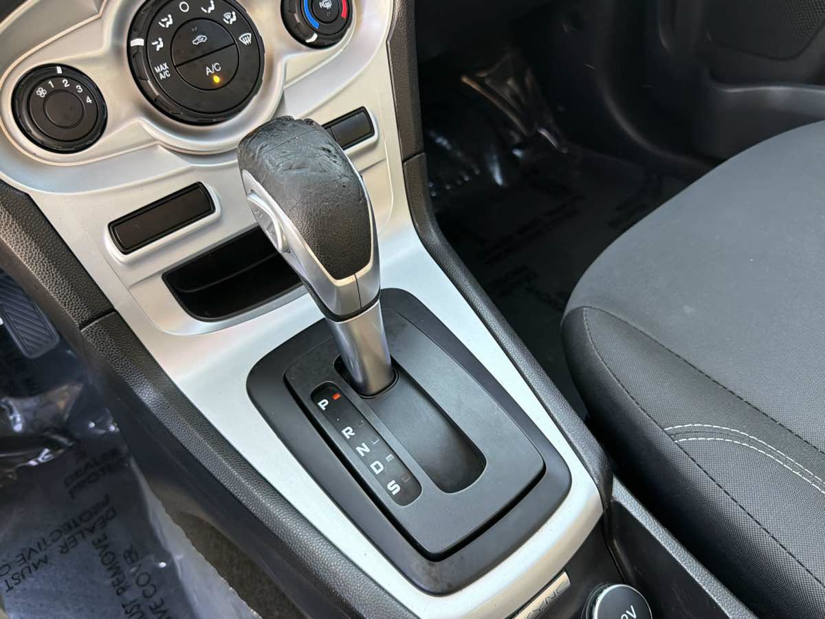 Used 2016 Ford Fiesta SE FWD image 13