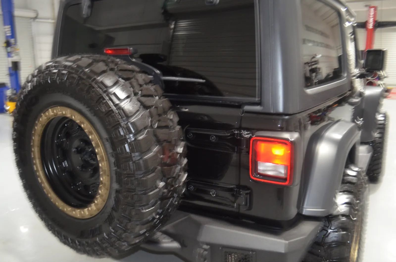 Used 2020 Jeep Wrangler Sport image 9