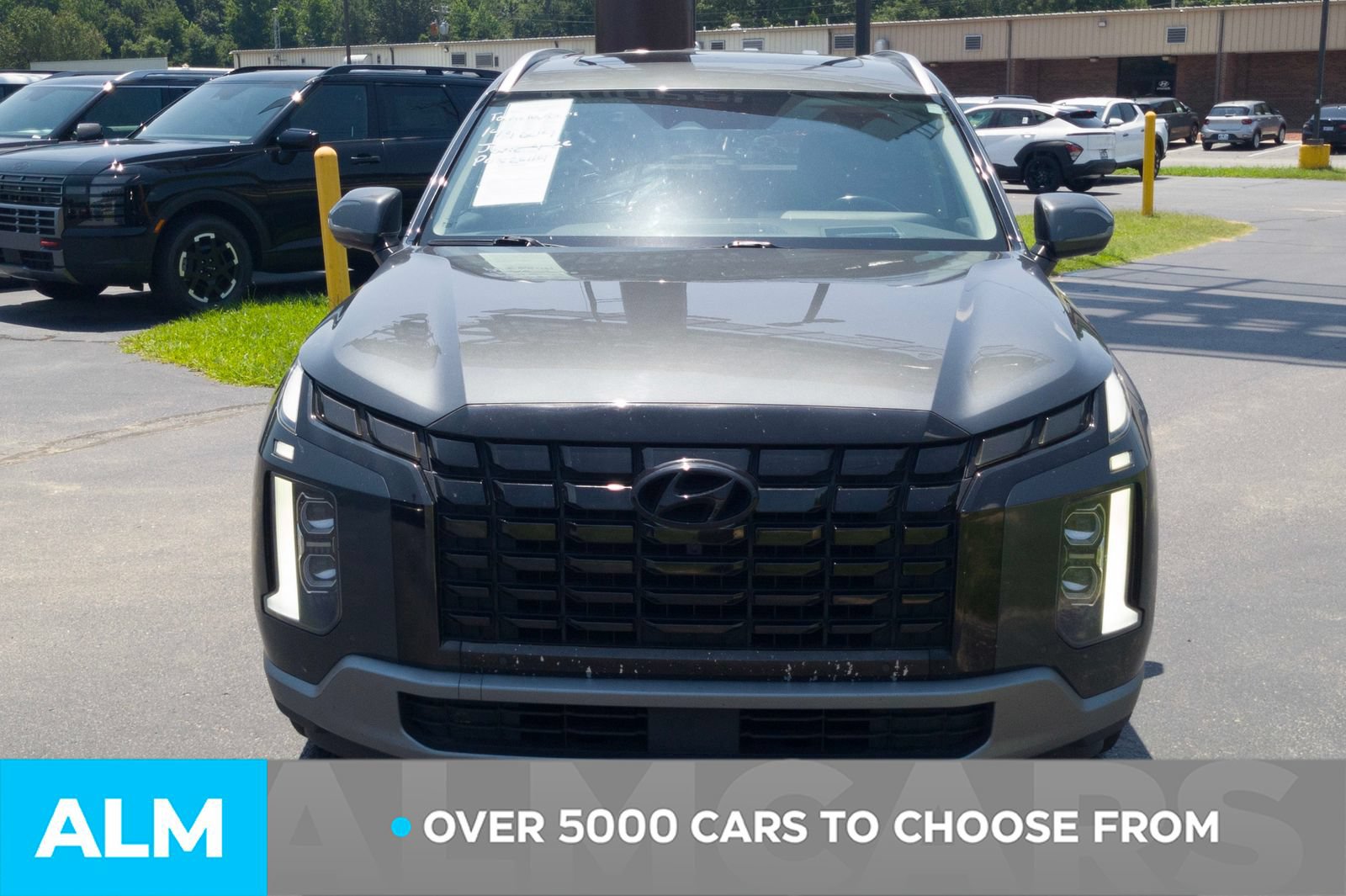 Used 2023 Hyundai Palisade Limited AWD/4WD image 3