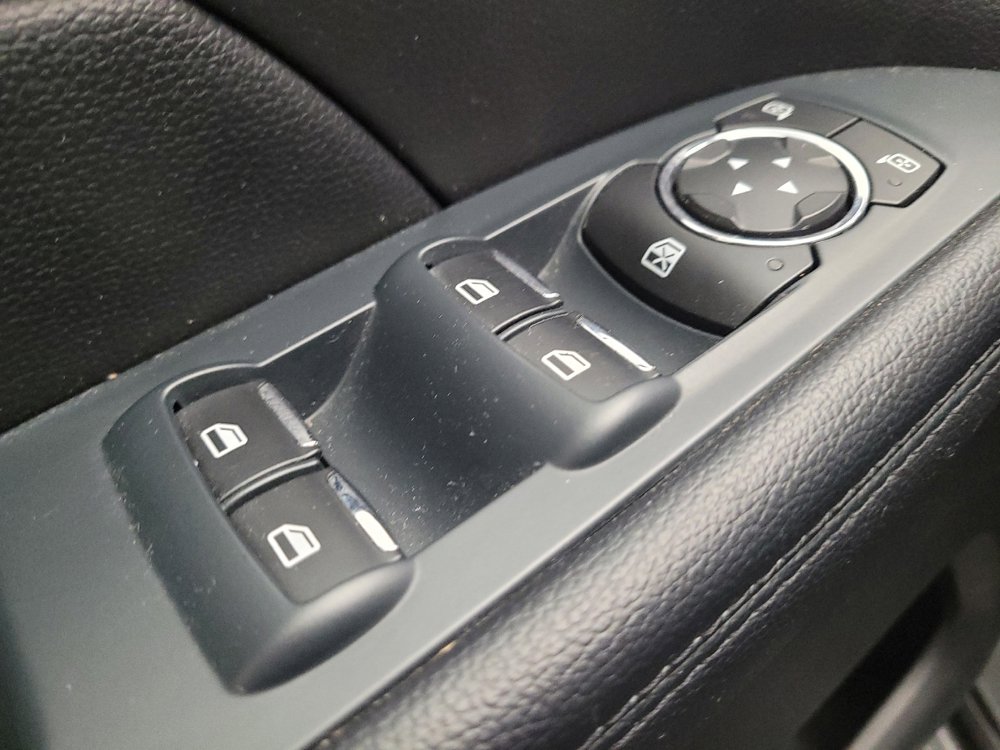 Used 2016 Ford Explorer XLT FWD image 27