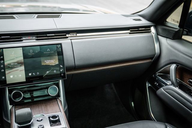 Used 2023 Land Rover Range Rover Long Wheelbase Autobiography image 44