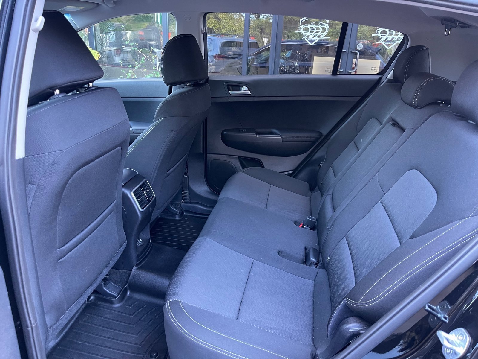 Used 2020 Kia Sportage LX image 19