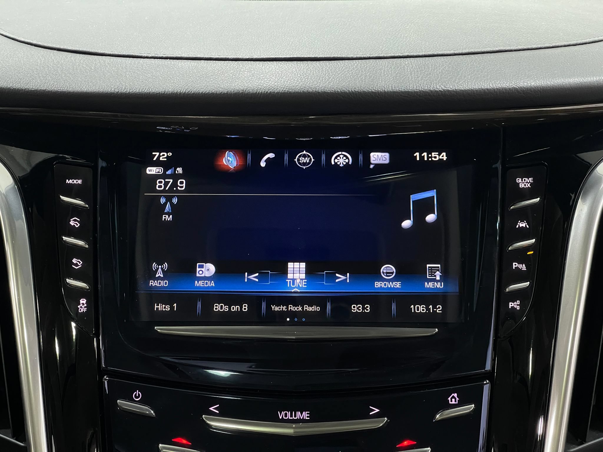 Used 2020 Cadillac Escalade Premium Luxury AWD/4WD image 23