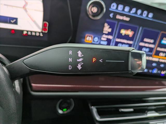 Used 2025 Chevrolet Traverse RS image 12