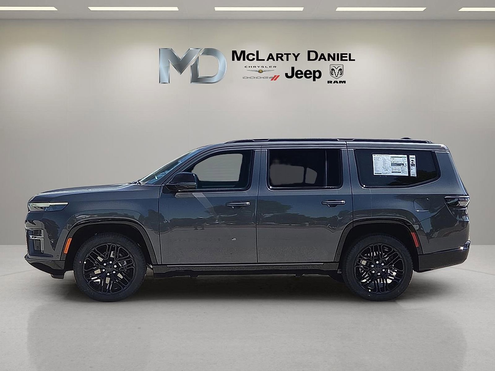 New 2026 Jeep Grand Wagoneer Limited AWD/4WD image 3