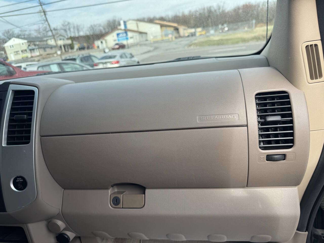 Used 2009 Nissan Frontier SE w/ SE Value Truck Pkg image 25