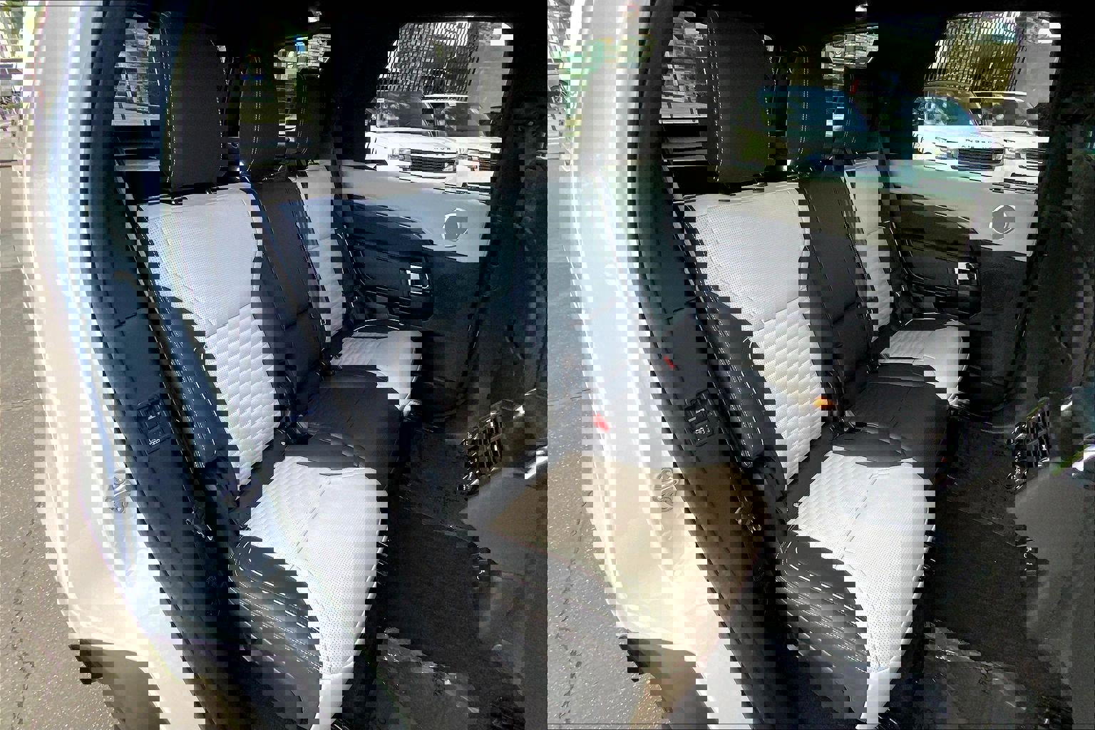 Used 2024 Land Rover Discovery Metropolitan Edition image 19