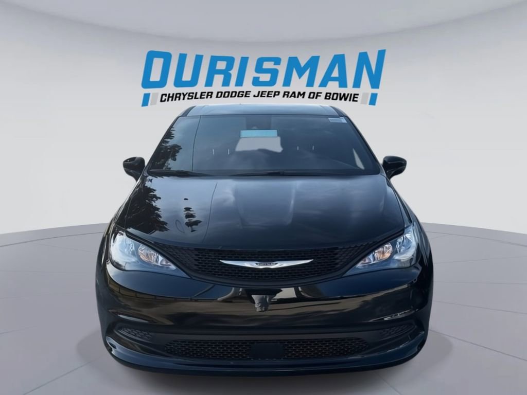 New 2026 Chrysler Voyager LX image 8