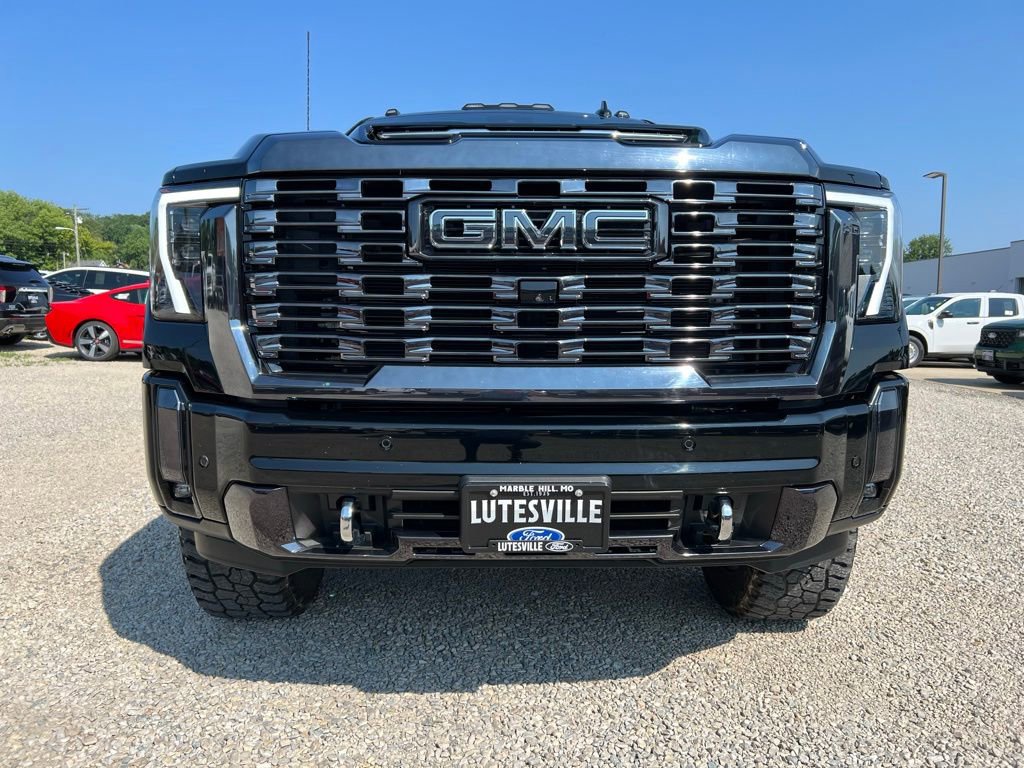 Used 2024 GMC Sierra 2500 Denali Ultimate image 3