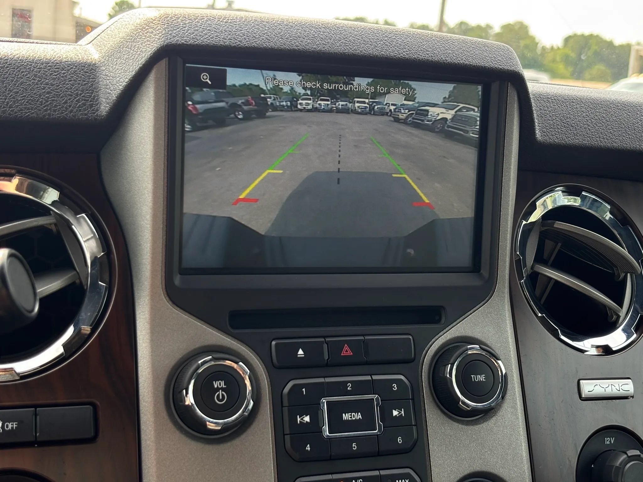 Used 2015 Ford F250 Lariat w/ Chrome Package AWD/4WD image 44