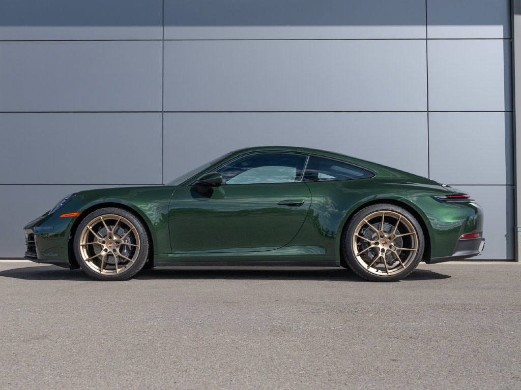 Used 2026 Porsche 911 Carrera RWD image 10