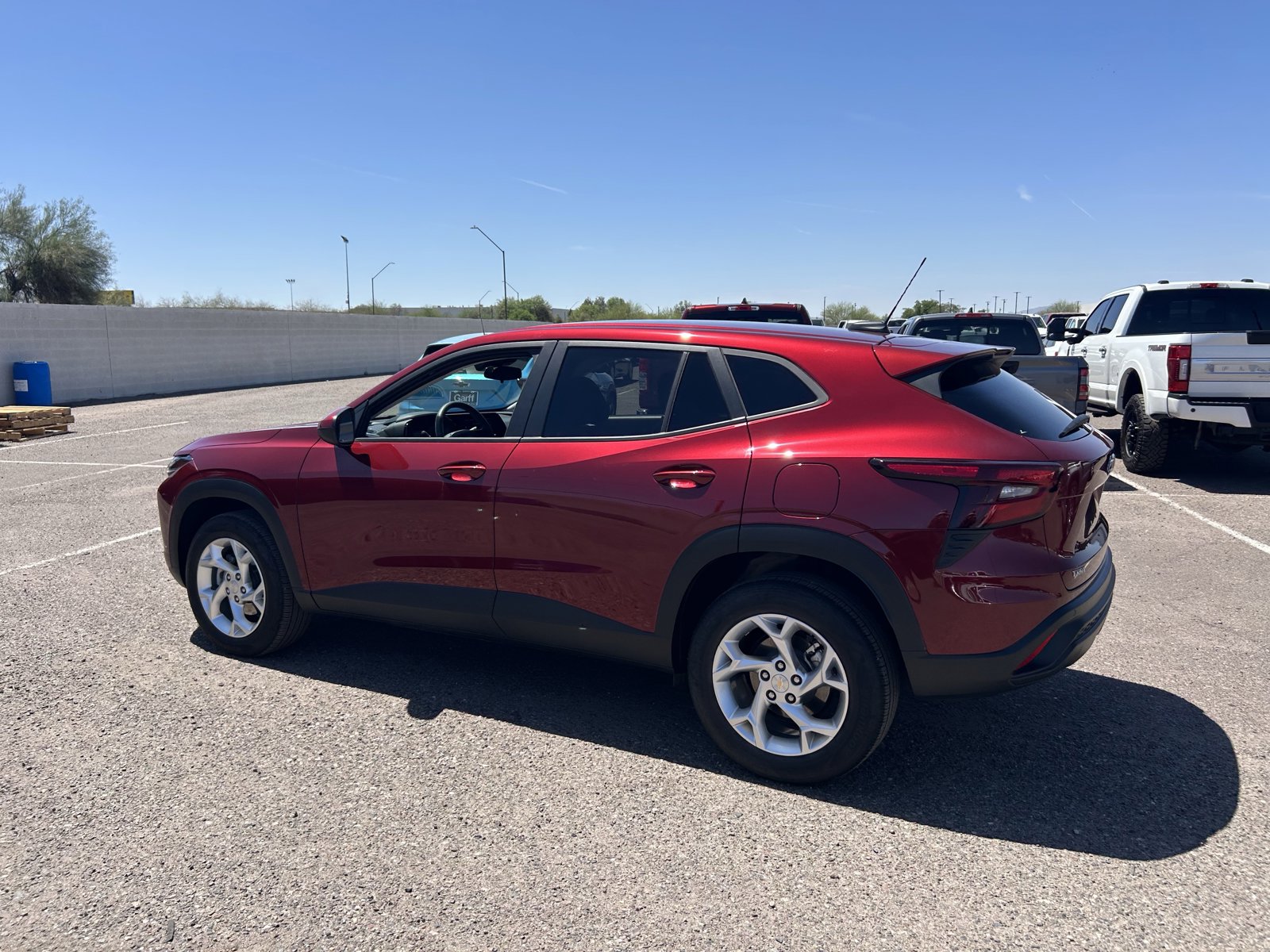 Used 2025 Chevrolet Trax LS w/ LS Convenience Package image 3