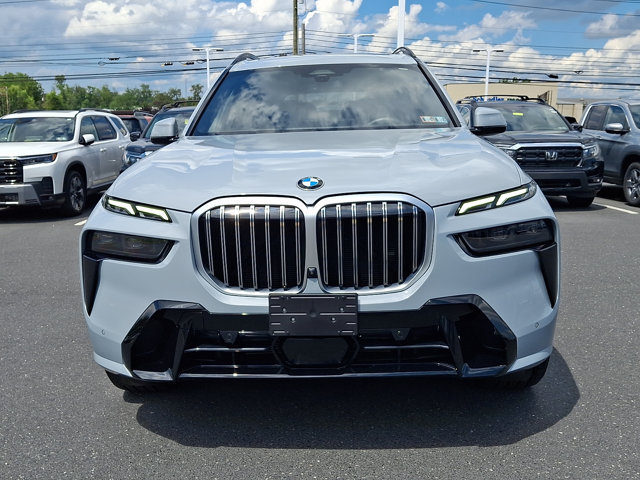Used 2026 BMW X7 xDrive40i w/ M Sport Package AWD/4WD image 2