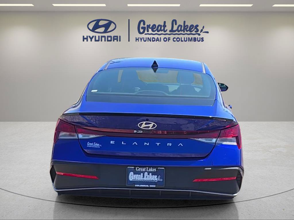 Certified 2025 Hyundai Elantra Sport FWD image 4