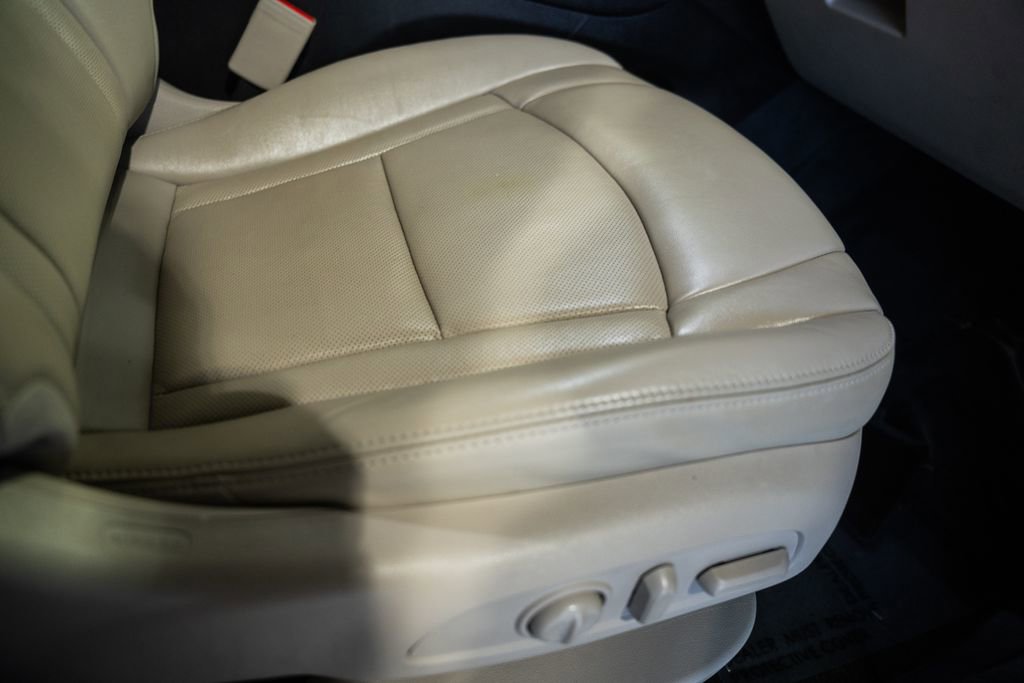 Used 2019 Buick Enclave Premium AWD/4WD image 36