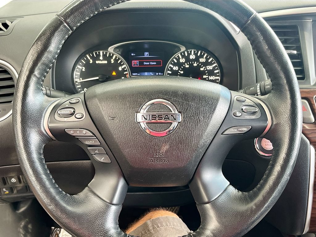 Used 2020 Nissan Pathfinder Platinum FWD image 11