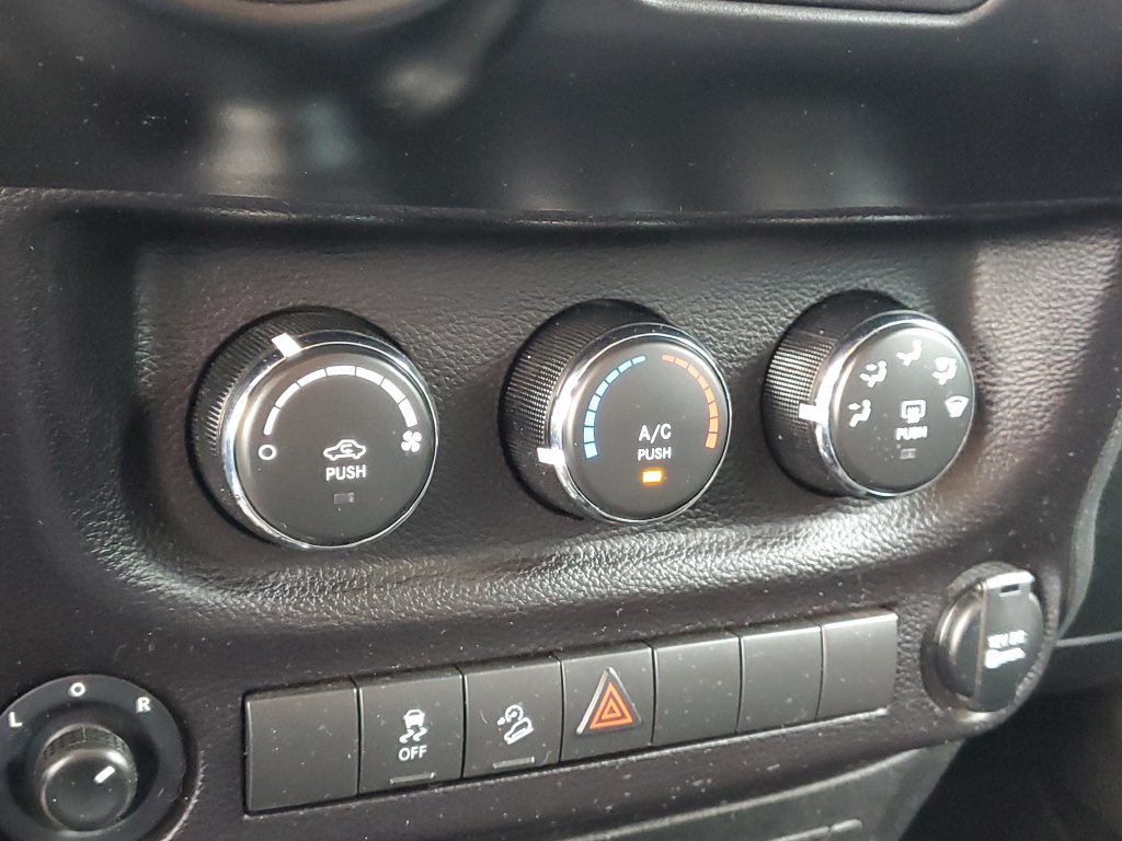 Used 2017 Jeep Wrangler Unlimited Sport w/ Quick Order Package 24S AWD/4WD image 13