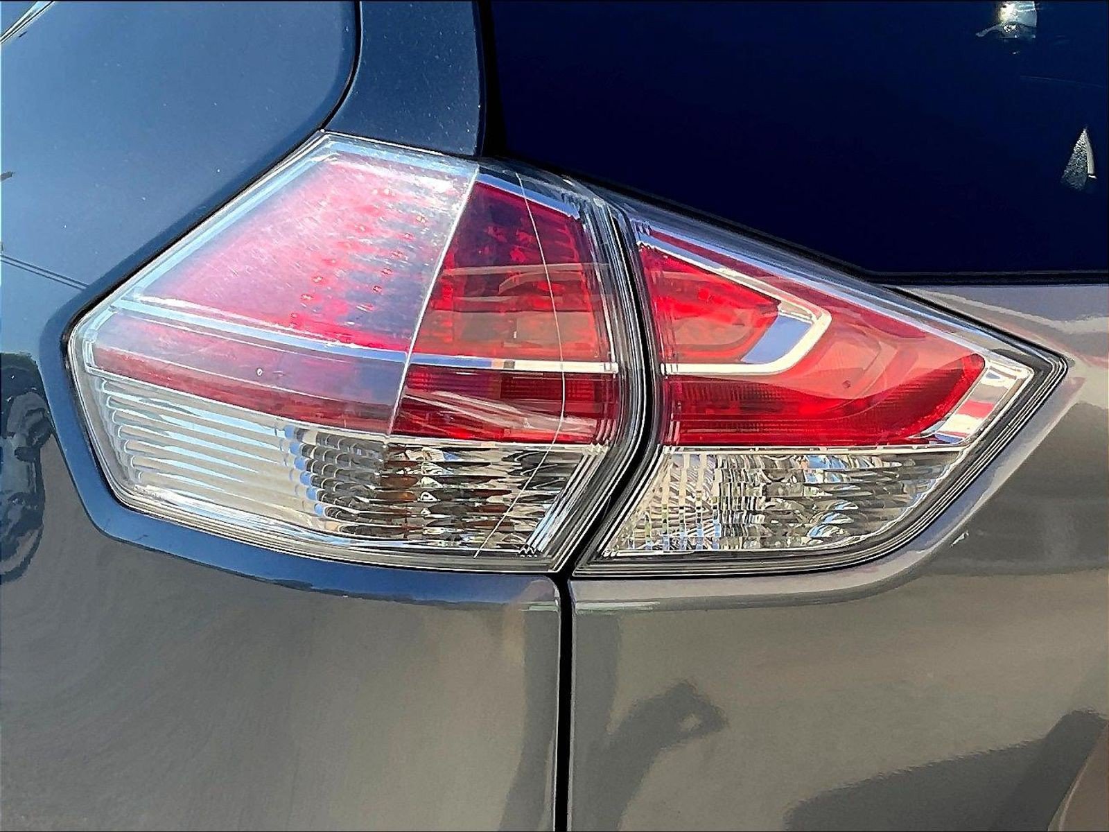 Used 2015 Nissan Rogue SL AWD/4WD image 25