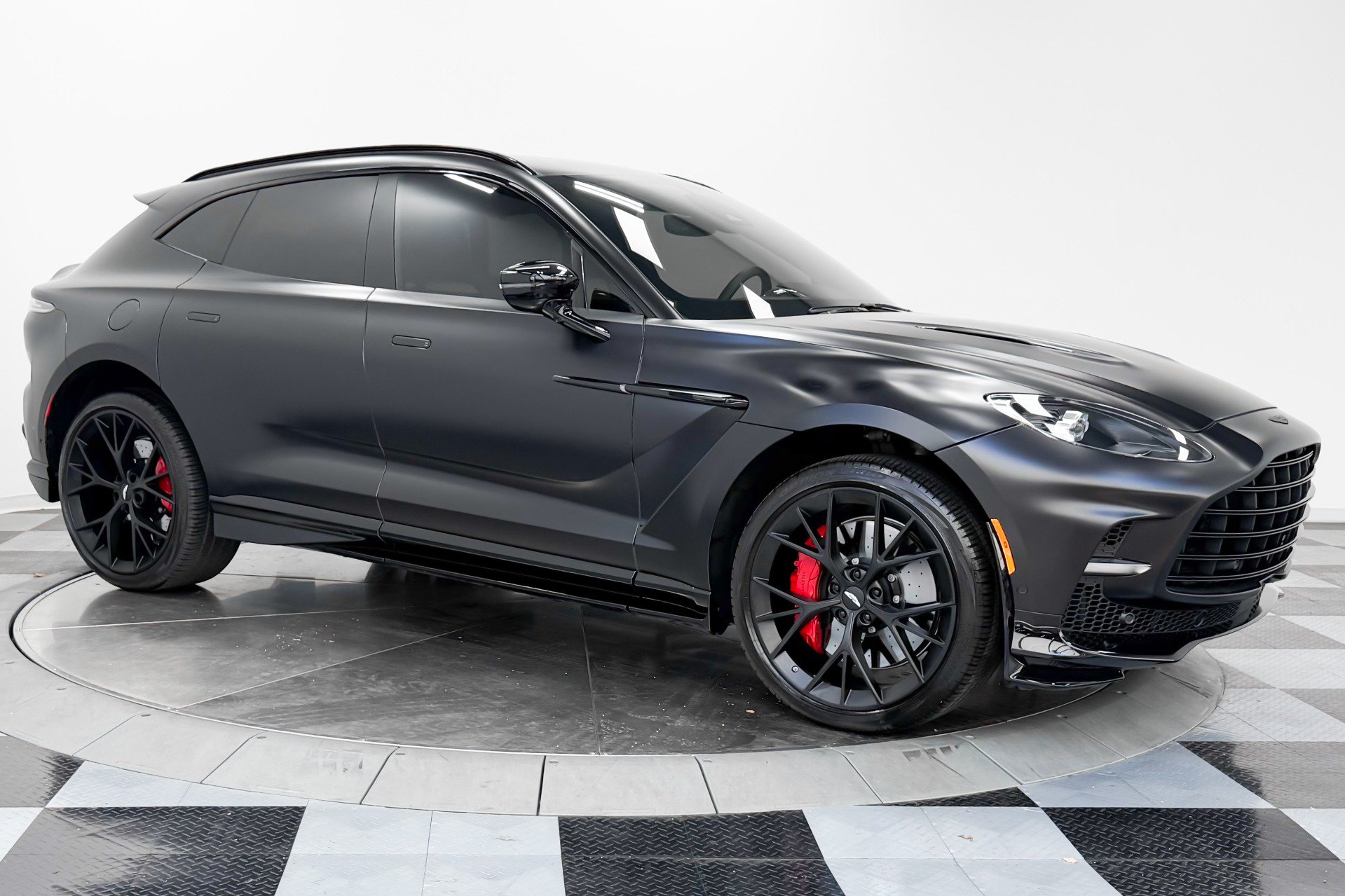 Used 2025 Aston Martin DBX 707 AWD/4WD image 34