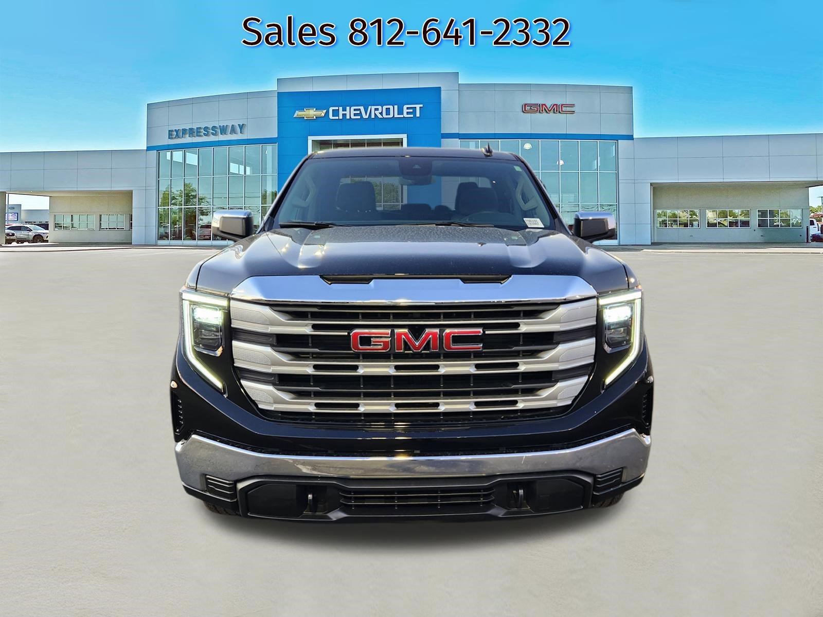 New 2026 GMC Sierra 1500 SLE image 2