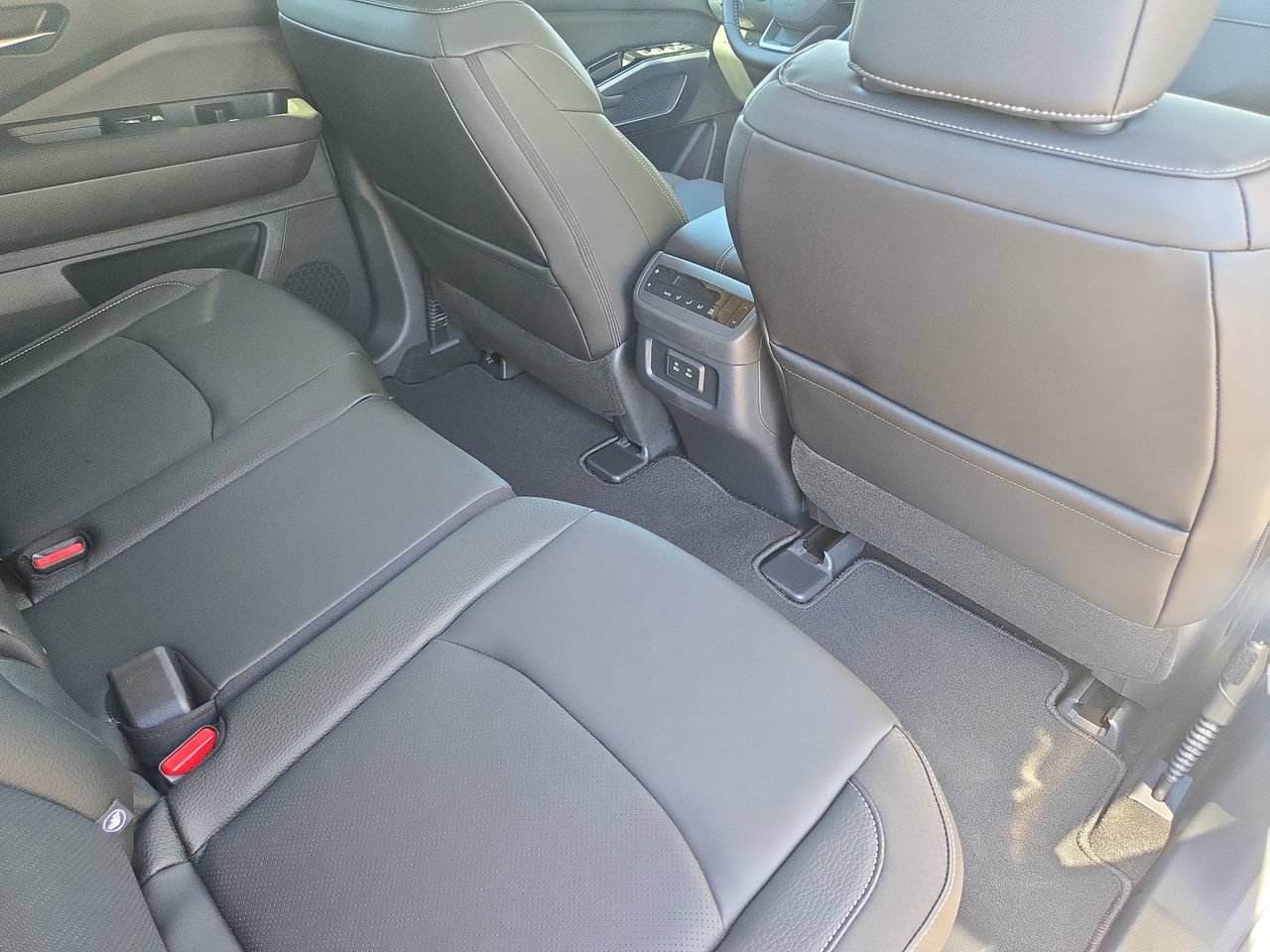 New 2026 Nissan Pathfinder SL w/ Cargo Package FWD image 16